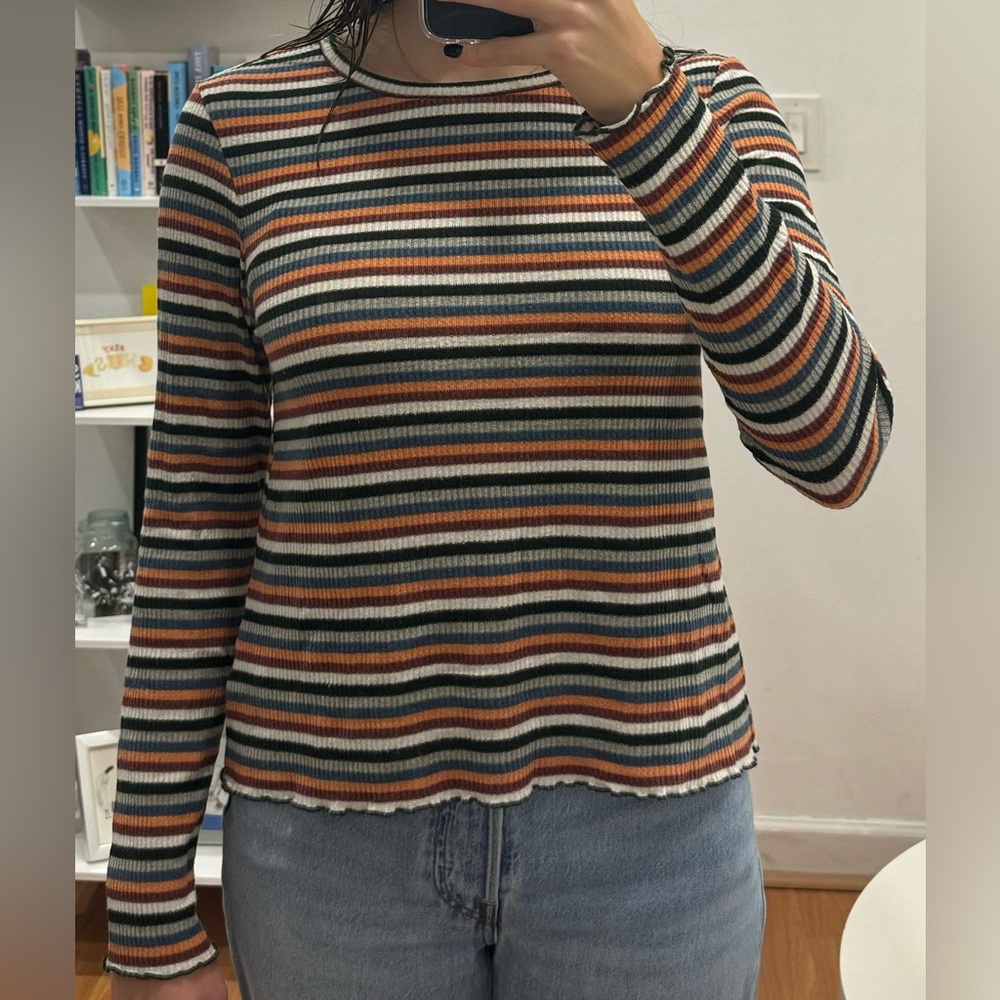 BB Dakota - Long sleeve striped tee with scalloped edges, size M, multi-color